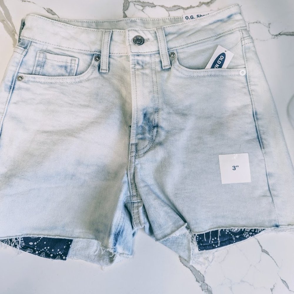Old Navy High Rise Shorts - Picture 2 of 4